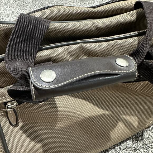 Dockers Tan Messenger Overnight Carry-On Travel Bag, Lots of Storage - Picture 10 of 11